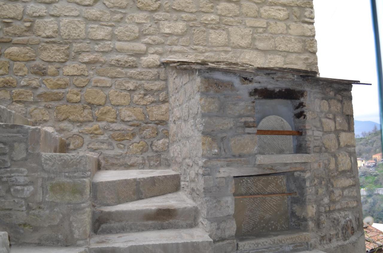 B&B La Casa Di Giulietta Castelmezzano Exterior foto