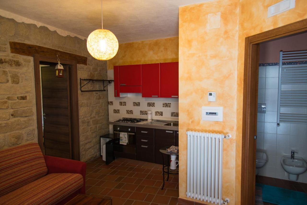 B&B La Casa Di Giulietta Castelmezzano Exterior foto